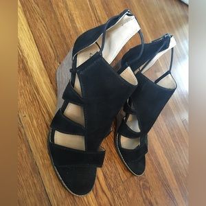 Lucky brand black chunky heeled sandals 10